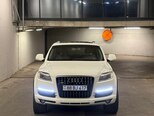 Audi Q7-1