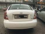 Hyundai Accent-4