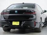 BMW i7-33