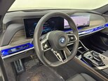 BMW i7-31