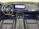 BMW i7-34