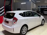 Toyota Prius V-7