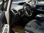 Toyota Prius V-9