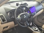 Mitsubishi Outlander-5