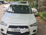 Mitsubishi Outlander-3