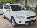 Mitsubishi Outlander-2