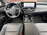 Lexus ES 300h-12