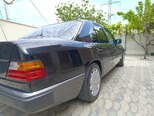Mercedes 230 E-6