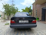 Mercedes 230 E-2