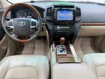 Toyota Land Cruiser-9