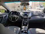 Hyundai Elantra-4