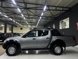 Mitsubishi L200-4