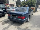 Mercedes E 240-3
