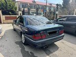 Mercedes E 240-2