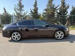 Nissan Maxima-5