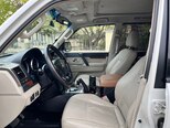 Mitsubishi Pajero-8