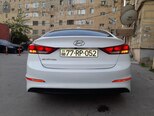 Hyundai Elantra-6