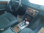 Mercedes E 220-11