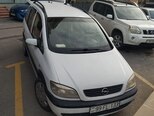 Opel Zafira-1