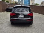 Audi Q7-4