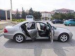 Mercedes E 220-11