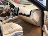 Porsche Cayenne-12