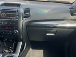 Kia Sorento-12