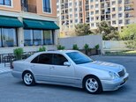 Mercedes E 220-28