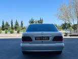Mercedes E 220-23
