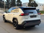 Toyota RAV4-8