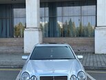 Mercedes E 280-8
