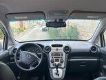 Kia Carens-4