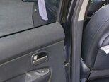 Kia Carens-8