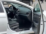 Hyundai Elantra-11