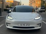 Tesla Model 3-1