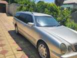 Mercedes E 220-2