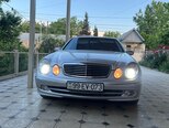 Mercedes E 240-1