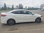 Hyundai Elantra-12