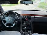 Mercedes E 220-3