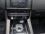 Jaguar F-Pace-18