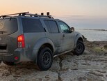 Nissan Pathfinder-2