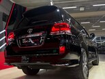 Toyota Land Cruiser-9