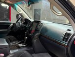 Toyota Land Cruiser-13