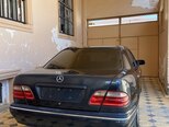 Mercedes E 240-2