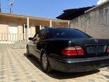 Mercedes E 240-5