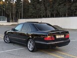 Mercedes E 240-11