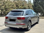 Audi Q7-6