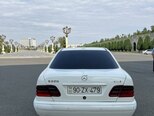 Mercedes E 200-2