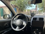 Nissan March-9