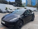 Tesla Model Y-1